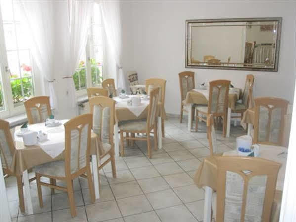 Central Hotel 2*